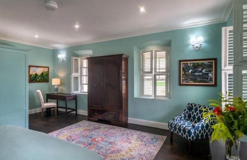 Roseau Apartment | Melrose Apartment