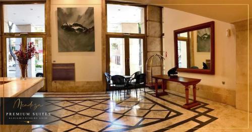 Historic Center Apartment | Mendoza Premium Suites - Dpto de Lujo Piso 14 - Vista A La Montaña!