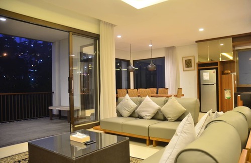 Bandung Villa | Mentari Hill View 8 BR heated pool and movie room
