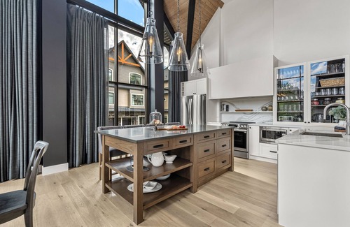 Canmore House | Mercer Clubhouse