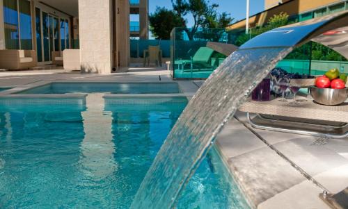 Marina Centro Hotel | Mercure Hotel Rimini Artis