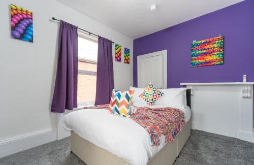 Hull House | Mercy Way 4 Bedroom-6 Beds-Central Hull-Sleeps 8