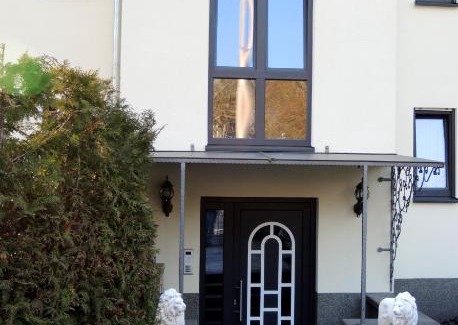 Biebrich Apartment | Merkel Villa Apartamente