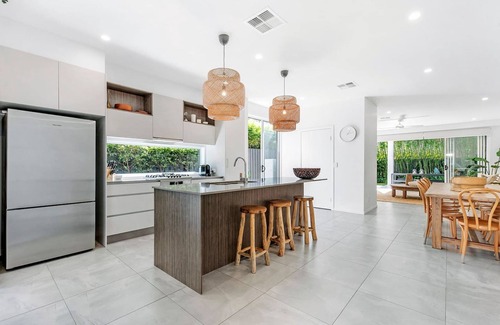Mermaid Beach House | Mermaid Beach Break (With Car Parking)