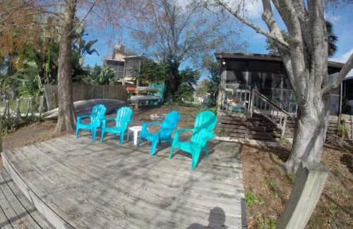 Weeki Wachee Gardens House | Mermaid Cove - Waterfront Home with Paddlecraft Direct Weeki Wachee River Access