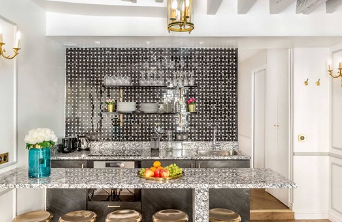 Les Halles Apartment | Merveil Luxury Suite - Louvre Rambuteau