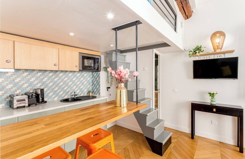 8th Arrondissement Apartment | Merveil Luxury Suite - Mermoz