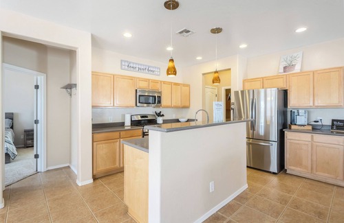 Sierra Vista House | Mesquite Ridge- with office, games and amazing Views!