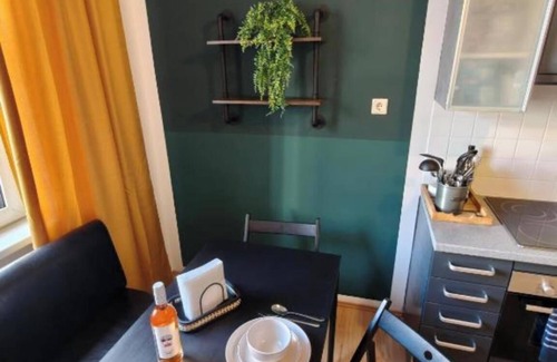 Favoriten Apartment | Metro-station to opera 1 min away