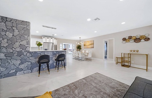 Lauderdale-by-the-Sea House | "MIA Ocean"4 Bed Home 5 Min To Beach