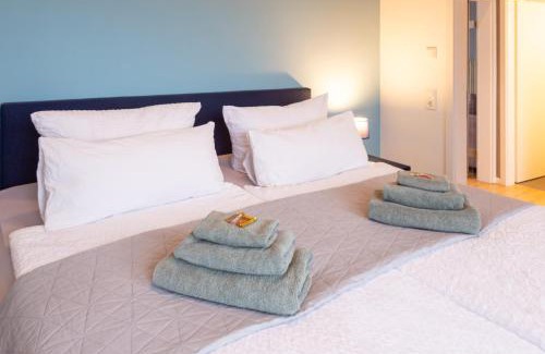 Oldenburg Apartment | MiCasa OL - Modernes Penthouse - Stellplatz - Küche - WLAN - Dachterrasse