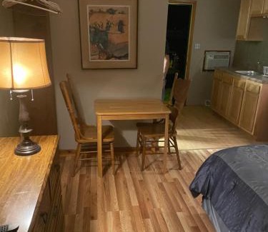 East Durham Hotel | Michael Dee's Apartments