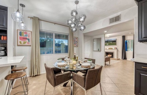Encanto House | Mid-Century Modern Charmer with FREE heated pool!