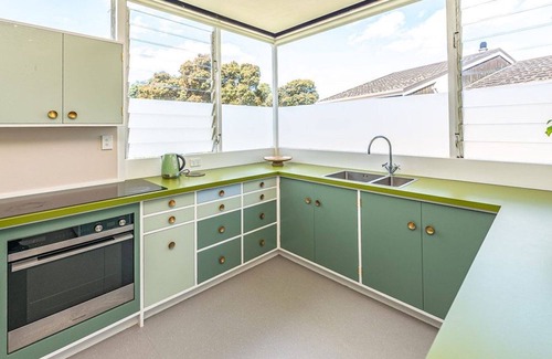 Whanganui House | Midcentury Modern Masterpiece - 4bedroom Home in Whanganui
