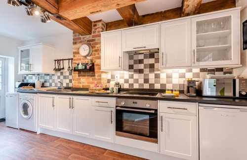 Upper Dicker House | Middle Cottage - Chiddingly