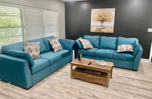 Gainesville House | Midtown Marvel Reinvented with Contemporary Charm