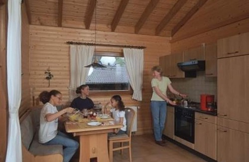 Schoenecken Apartment | Midweek offer (Fri.-Mon.) log cabin - Feriendorf Reinskopf