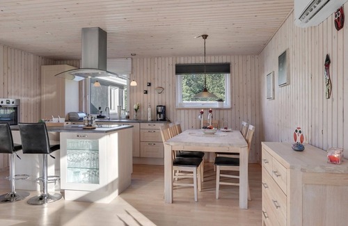 Hou House | "Mikko" - 2.2km from the sea by Interhome