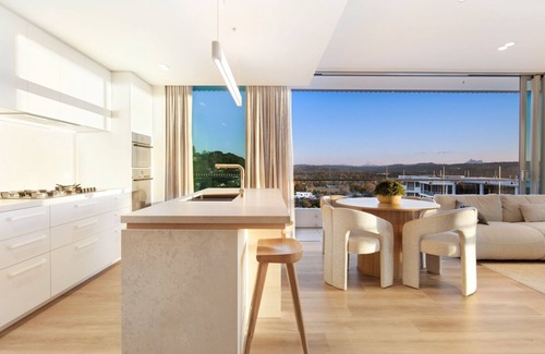 Coolangatta Apartment | Miles at Kirra Point 1406 - Luxury Sub Penthouse on Kirra Beachfront - Linen Provided