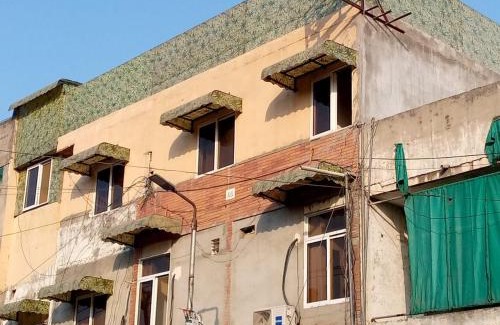 F-7 Sector House | Millat Hotel G9-4
