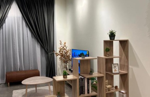 Kuala Lumpur Apartment | Millerz Square 3 bedroom near Old klang road Mid valley Beautiful night view