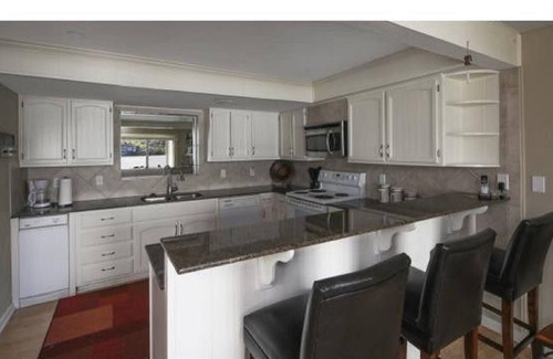 Sunrise Beach House | Million dollar views & steps to the water! Spacious layout. Summer Specials!