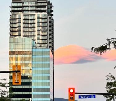 Downtown Kelowna House | Million-Dollar View 1 bedroom with ensuite bathroom in a 2 bed apartment with access to 34th floor lounge in Downtown Kelowna
