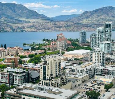 Downtown Kelowna House | Million-Dollar View 1 bedroom with ensuite bathroom in a 2 bed apartment with access to 34th floor lounge in Downtown Kelowna