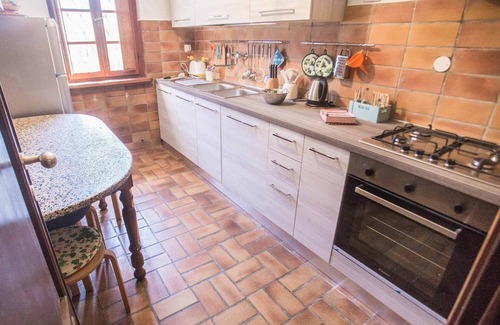 Guardistallo House | Mills 6, a well-equipped family home with a large garden