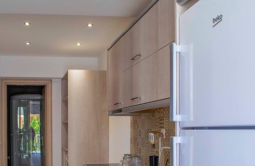 Paralia Dionysiou Hotel | Milonas House Apartments