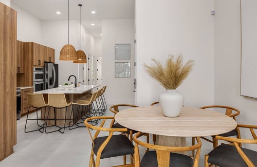 Indian Rocks Beach Villa | MILOS Beach House-NEW Luxe Haven Steps from BEACH -NEW ROOFTOP POOL 36 FT LONG