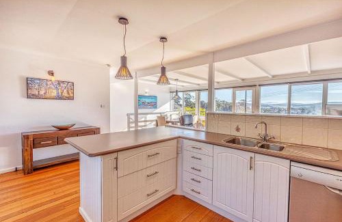 St Helens House | Mimosa Holiday House