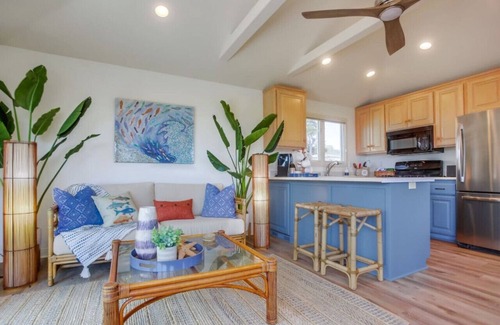 Del Mar Villa | Mindful Cottage with peek Ocean Views