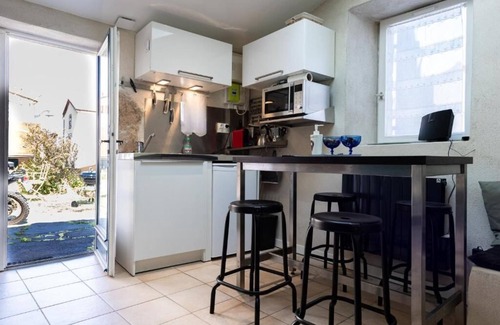 Saint-Saturnin House | Mini Gite de 20 m2 Dans Village Auvergnat