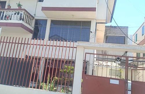 Parroquia Celiano Monge Apartment | Minidepartamento central en Ambato, para 1 a 8 personas en 3 Camas y un colchon