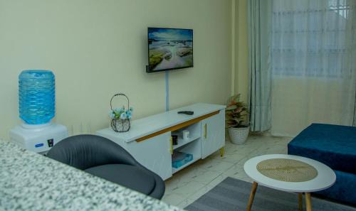 Nanyuki Apartment | Minimalist Escape Executive One Bedroom with Netflix and WIFI