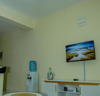 Nanyuki Apartment | Minimalist Escape Executive One Bedroom with Netflix and WIFI