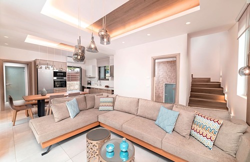 Filaki Villa | Minoas Grand Villas | 3 Heated Pools| 28 guests