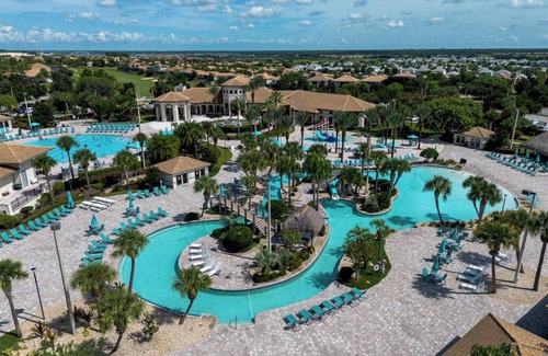 Davenport House | Minutes to Disney + 5BR, 4BA + Private Pool + Resort Access!