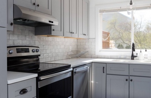 Westerly House | Minutes to the beach, private pool, and beach pass!