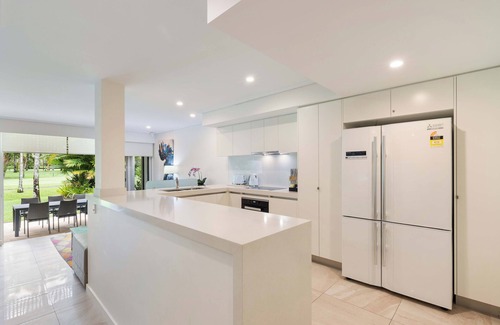 Port Douglas Villa | Mirage Resort Villa 412 with access to Sheraton Facilities