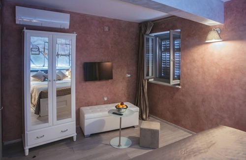 Labin House | Mirakul Residence