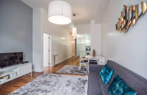 Encarnacao Apartment | Misha's Place at Bairro Alto!