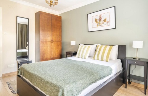 Caddebostan Mahallesi Apartment | Missafir Stunning Flat with Terrace in Caddebostan