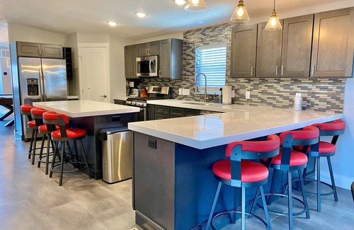 Moab South Valley House | Moab Desert Escape Villa: Luxury 5-Bedroom Retreat with Heated Pool