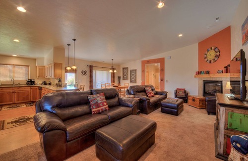 Moab South Valley House | Moab Oleander Spacious Retreat, Private Spa, Ample Parking, 3 bdrms, 2 Suites