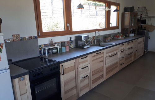 Apt House | Mob suspended terrace