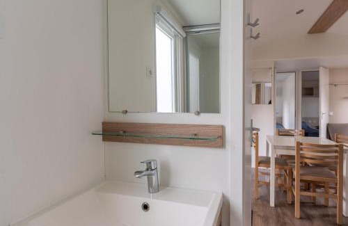 Saint-Julien-en-Born House | Mobil-home 6 pers, camping 3 étoiles à 5km de l'océan, piscine chauffée, activités familiales - FR-1-50-144