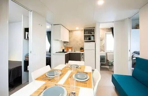 Houlgate House | Mobil-home | Premium Azure | 2 Bedrooms | 4 sleeps | Raised terrace | A/C