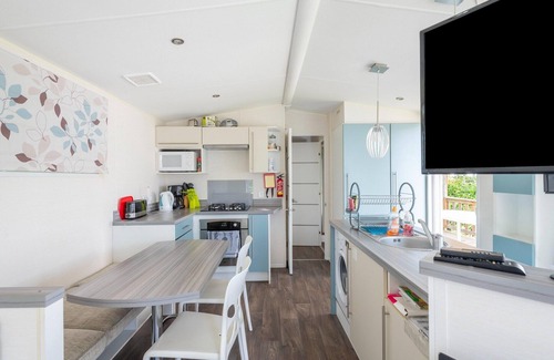 Veuzain-sur-Loire House | Mobile Home in Veuzain-sur-Loire with Garden